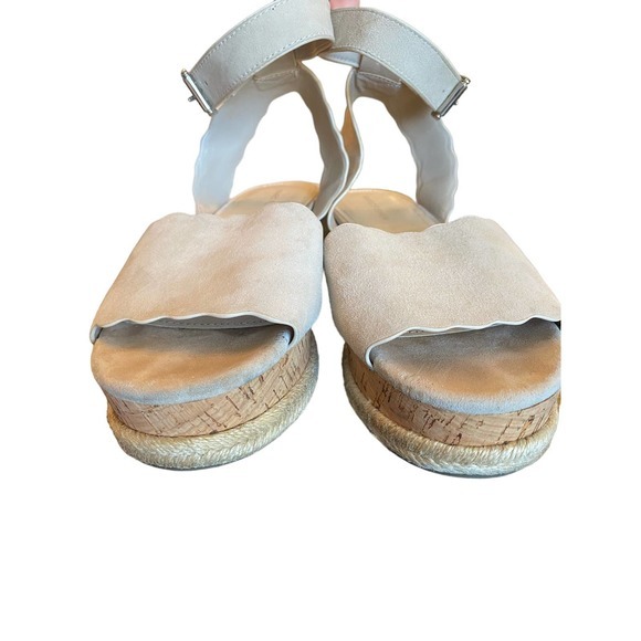 Like new! Women’s Marc Fisher Faithful Platform Sandals Gray Suede Size 9 M - Picture 4 of 6